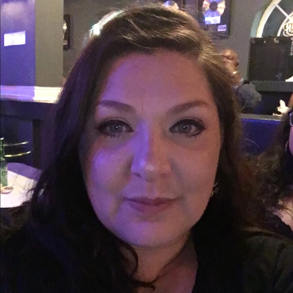 Meet your Posher, Jennifer - Picture 1 of 1